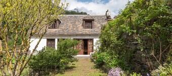 Holiday Home 'Cottage Au Calme' with Mountain View, Private Terrace and Garden