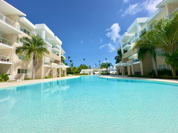 Outdoor pool - Moderno, acogedor y a pasos de la Playa de Bávaro (Punta Cana)