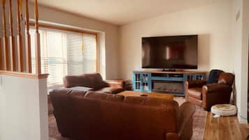 Smart TV, fireplace, DVD player, video library