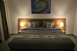 3 chambres, fer et planche à repasser, Wi-Fi, draps fournis