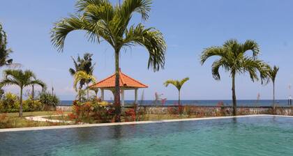 Private 3 bedroom villa direct on the beach in North Bali, Lovina area