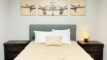 5 bedrooms, desk, iron/ironing board, travel crib