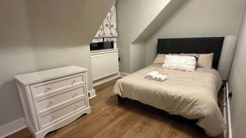 3 bedrooms, WiFi, bed sheets