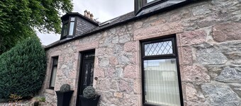 Cozy Aberdeen Cottage with 3 Bedrooms