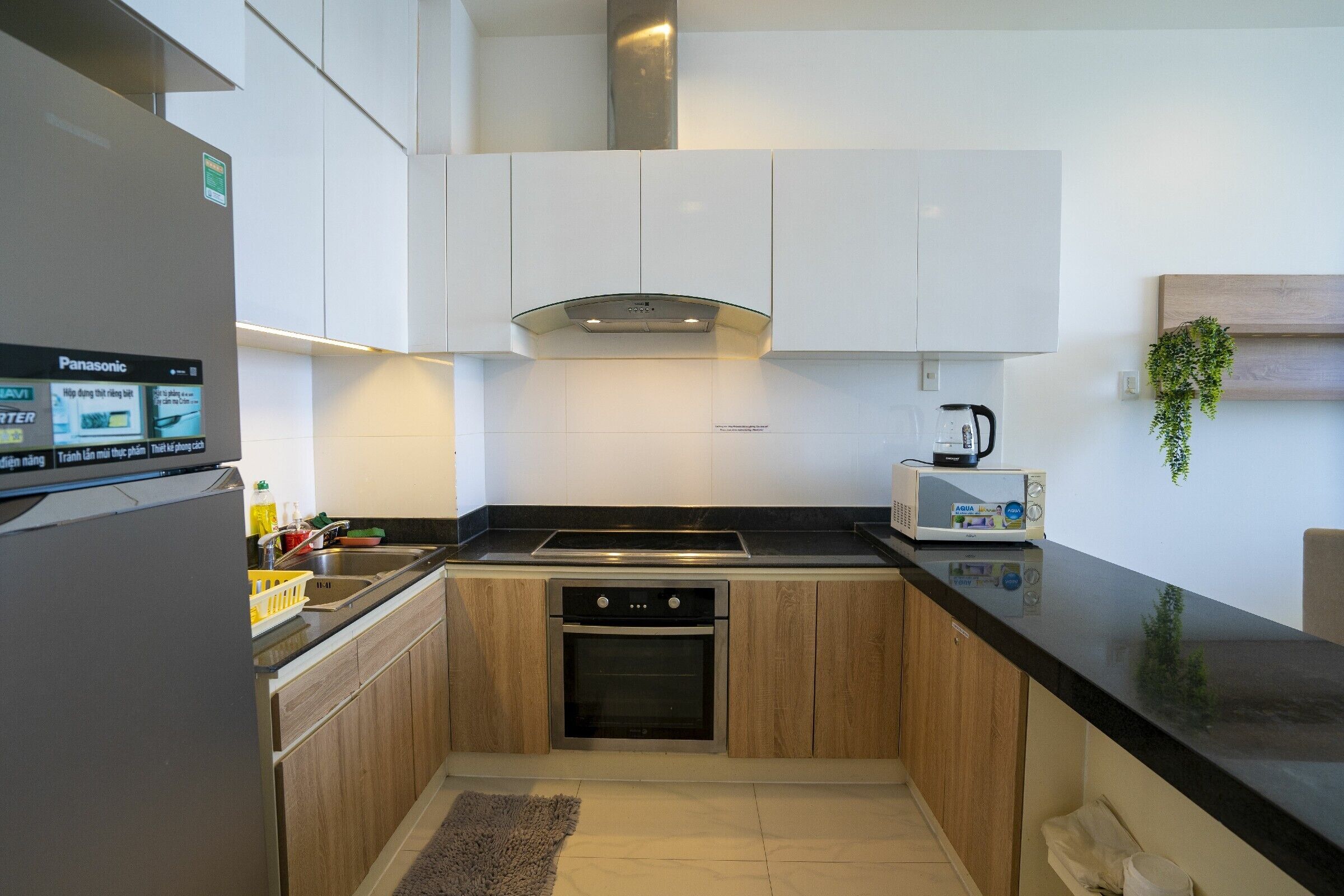 Microwave, oven, highchair, cookware/dishes/utensils