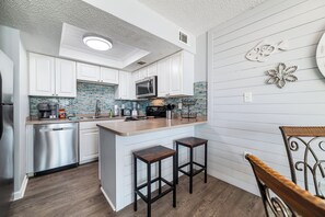 Fridge, microwave, oven, stovetop - Sunswept 705  Beach Front - King Bed -  POOL - Orange Beach  (Orange Beach)