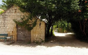 Property grounds - Marinero-Sea Breeze Escape in Zuljana (Zuljana)