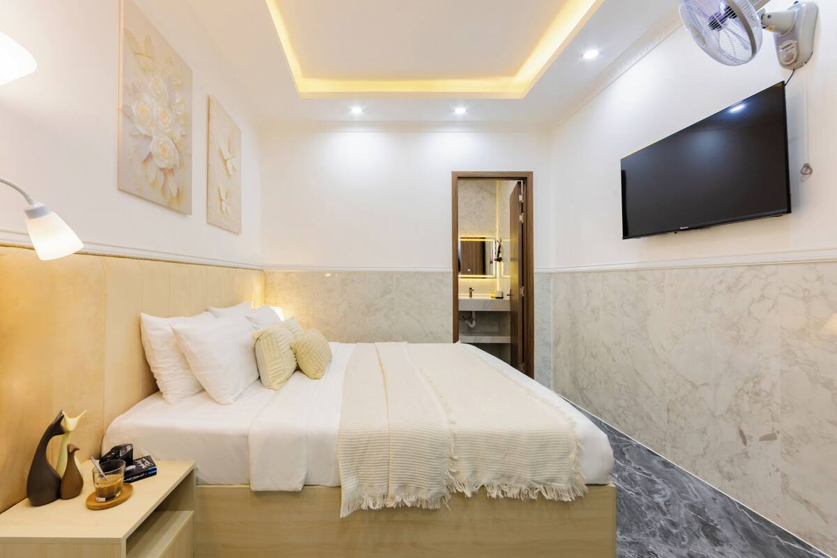 Standard Double Room, 1 Queen Bed, Private Bathroom