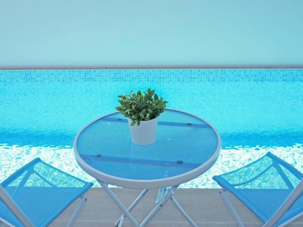 Apartment | Pool | Outdoor pool