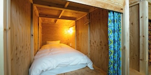 Blackout curtains, free WiFi, bed sheets