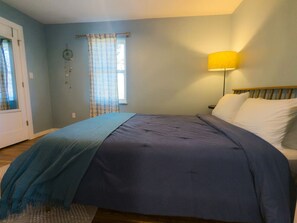 3 makuuhuonetta, työpöytä, silitysrauta/-lauta, ilmainen Wi-Fi