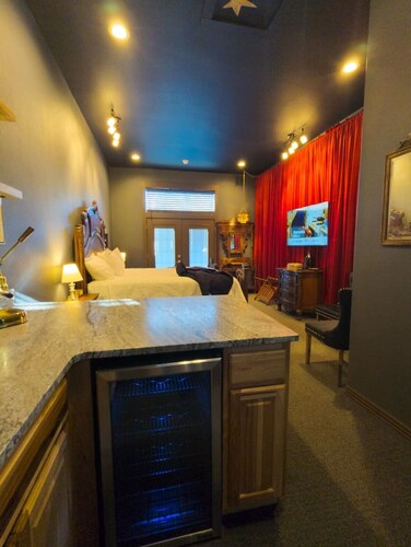 Downtown! Free Parking+Wifi 66 Center Studio No 1