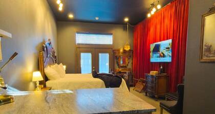 Downtown! Free Parking+Wifi 66 Center Studio No 1