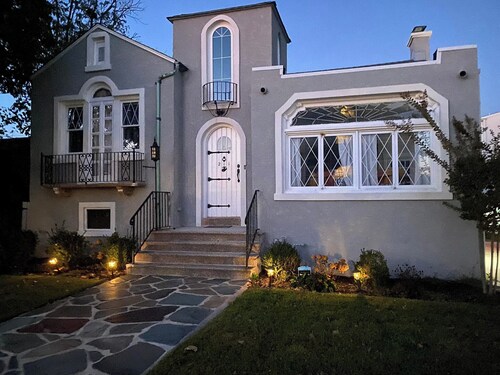 Family Shore House: Bring the kids and dogs!