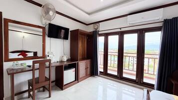 Kahden hengen deluxe-huone yhdelle, tupakointi kielletty, oma kylpyhuone | Yksilöllisesti kalustettu, työpöytä, ilmainen Wi-Fi