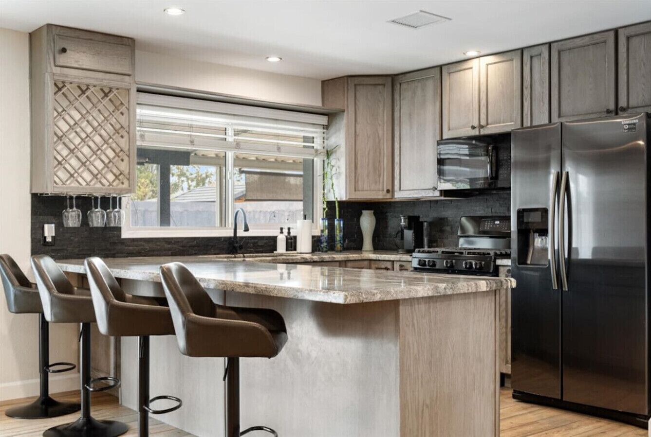 Refrigerador, microondas, horno, placa de cocina