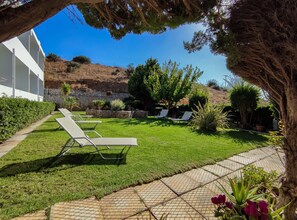 Garden - Modern Studio in Damnoni (Agios Vasileios)