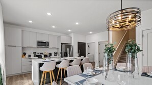 Dining - Private Pool Home Near Disney & Themed Rooms (Kissimmee)