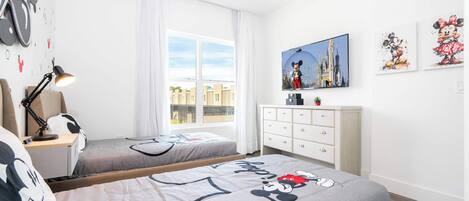 4 bedrooms, desk, iron/ironing board, travel crib