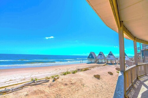 Starfish Beachfront Swim-Up with HOT TUB