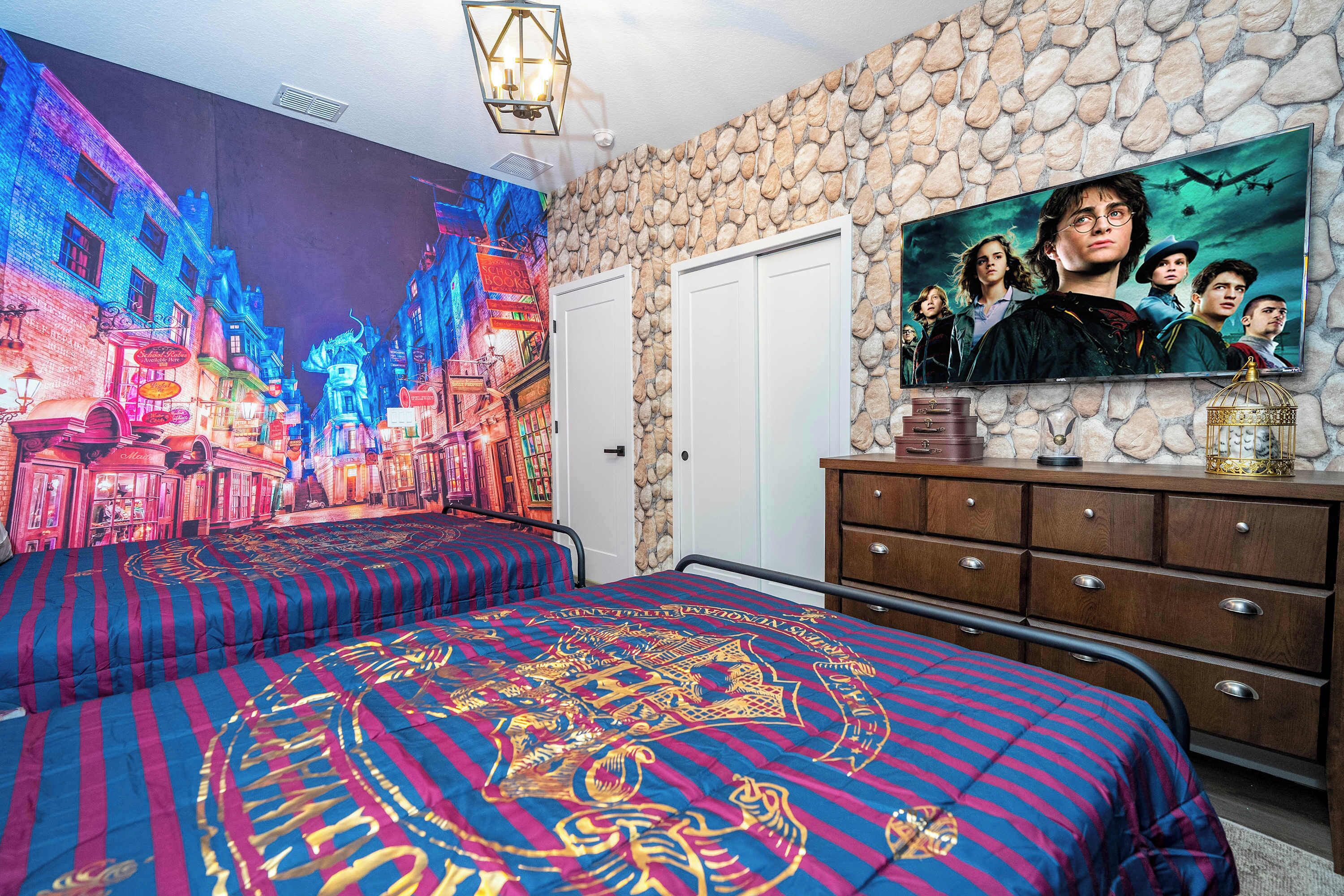 4 chambres, bureau, fer et planche à repasser, lit parapluie