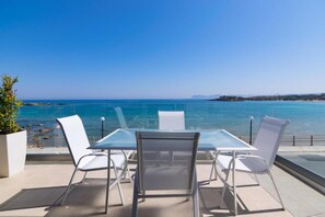 Apartment | Outdoor dining