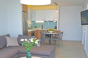 Apartment | Dining
