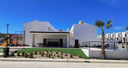 Charming 2-bedroom apartment in Los Cabos with WiFi, AC, Swimming Pool and more.