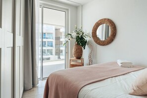 3 bedrooms, travel crib, free WiFi, bed sheets