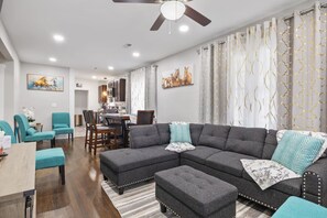 Smart TV - Lively Bungalow Retreat Near Belle Isle, RVA! (Richmond)