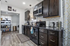 Fridge, microwave, oven, stovetop - Spacious Bungalow Retreat Near Belle Isle, RVA! (Richmond)