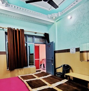 Basic Double Room - Shri Ganga View Guest House (Rishikesh)