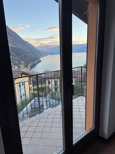 Family home with lake views and close to centre of charming village on Lake Como