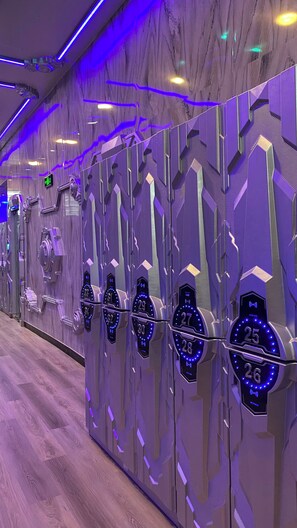 ห้องดีไซน์ดับเบิลสำหรับพักเดี่ยว, 1 ห้องนอน | บริเวณนั่งเล่น | ทีวี, จอคอมพิวเตอร์, เครื่องพิมพ์