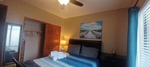 3 bedrooms, desk, iron/ironing board, WiFi - Charming 3-bedroom house with pool , WiFi, AC in fantastic Gilbert (Gilbert)