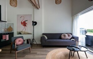 Smart TV, fireplace - Beautiful Retreat with Hot Tub, Sauna, and Pool in an Authentic Farmhouse (Pingjum)