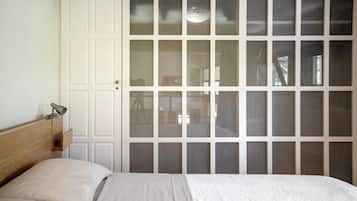 1 bedroom, in-room safe, desk, iron/ironing board