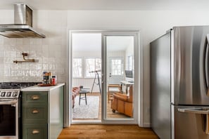 Kühlschrank, Ofen, Herdplatte, Geschirrspüler