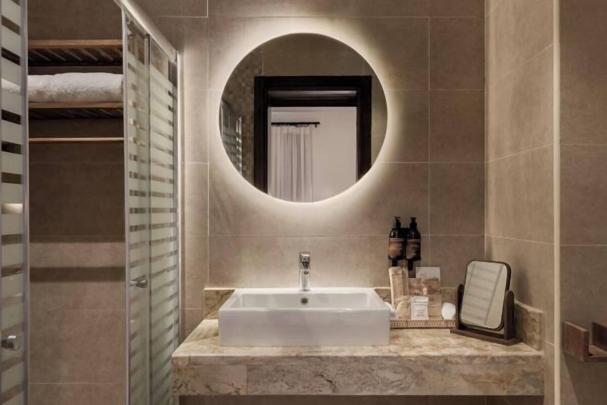 Dusche, Regendusche, Haartrockner, BademÀntel