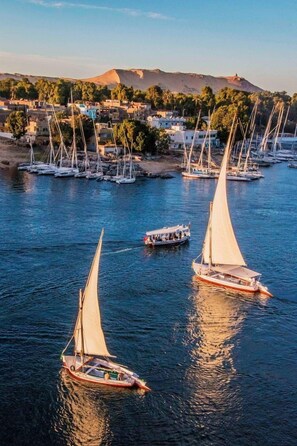 Dental Program Legacy Glow Experience | Hypo-allergenic bedding, down duvets, minibar, in-room safe - MGM Wellness Retreat (Aswan)