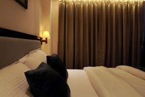 Deluxe Double Room, 1 Queen Bed, Smoking, City View | Free WiFi - HOTEL ICHAMATI (Kolkata)