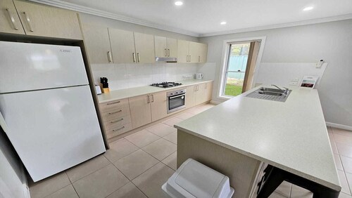 Cosy three bedroom home, two bathrooms and BBQ area!