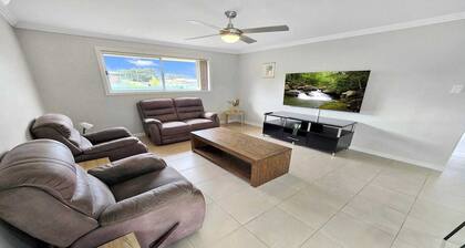 Cosy three bedroom home, two bathrooms and BBQ area!