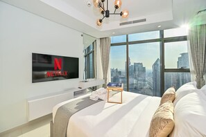 2 bedrooms, desk, iron/ironing board, WiFi