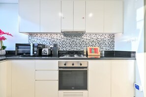 Fridge, microwave, oven, stovetop