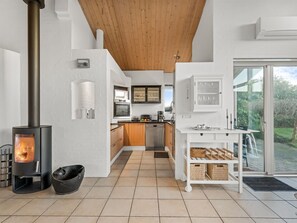 冰箱、微波炉、烤箱、洗碗机