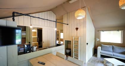 Safari Lodge Retreat