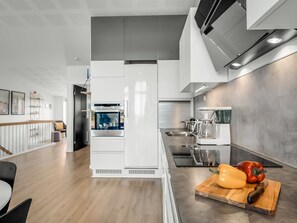 Fridge, microwave, dishwasher, cookware/dishes/utensils - "Gustav" - 100m to the fjord by Interhome (Hemmet)