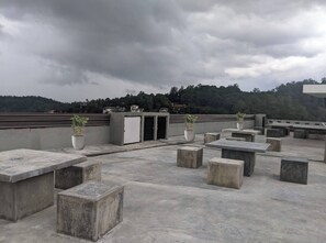 Outdoor dining - Kandy City View MPM Guest Room - 3B3 (Kandy)