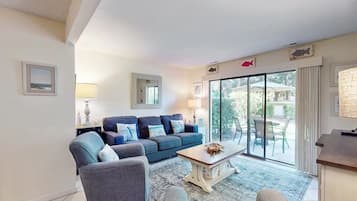 Smart TV, reproductor de DVD, libros, videoteca